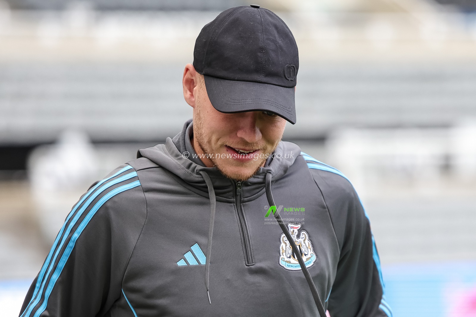Aaron Ramsdale of Newcastle Untied arrives during the Pre-season friendly Newcastle United vs Espanyol at St. James's Park, Newcastle, United Kingdom, 8th August 2025

(Photo by Mark Cosgrove/News Images)