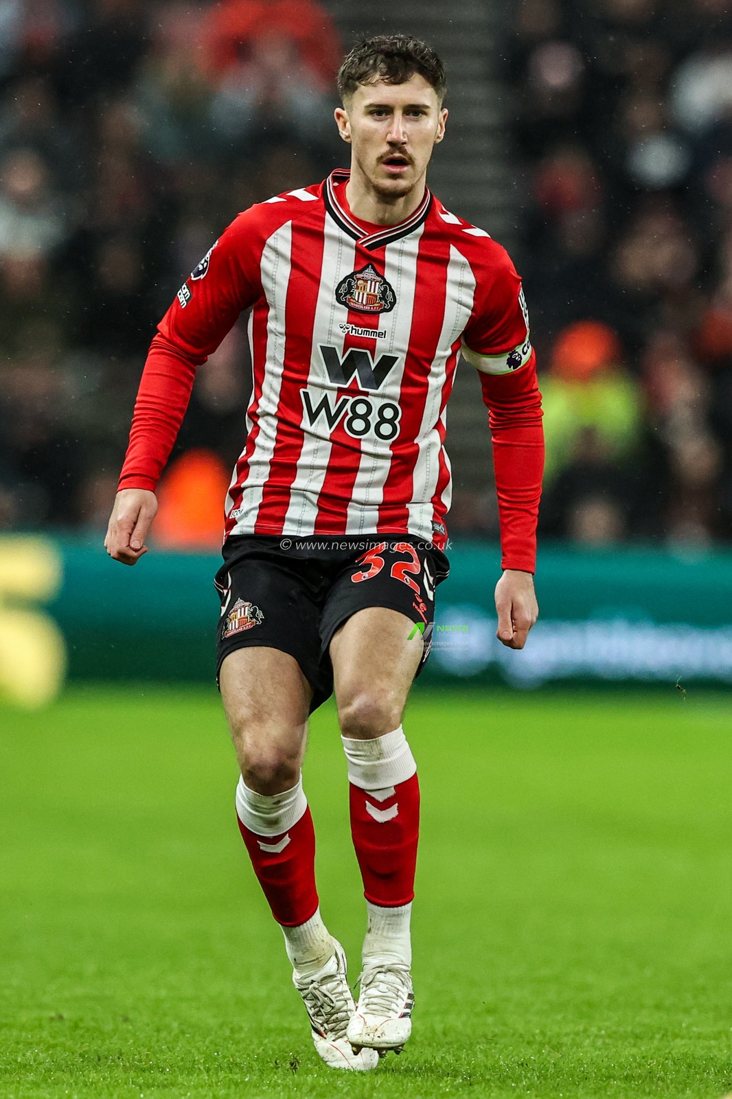 Trai Hume of Sunderland during the Premier League match Sunderland vs Liverpool at Stadium Of Light, Sunderland, United Kingdom on 11 February 2026

(Photo by Alfie Cosgrove/News Images)