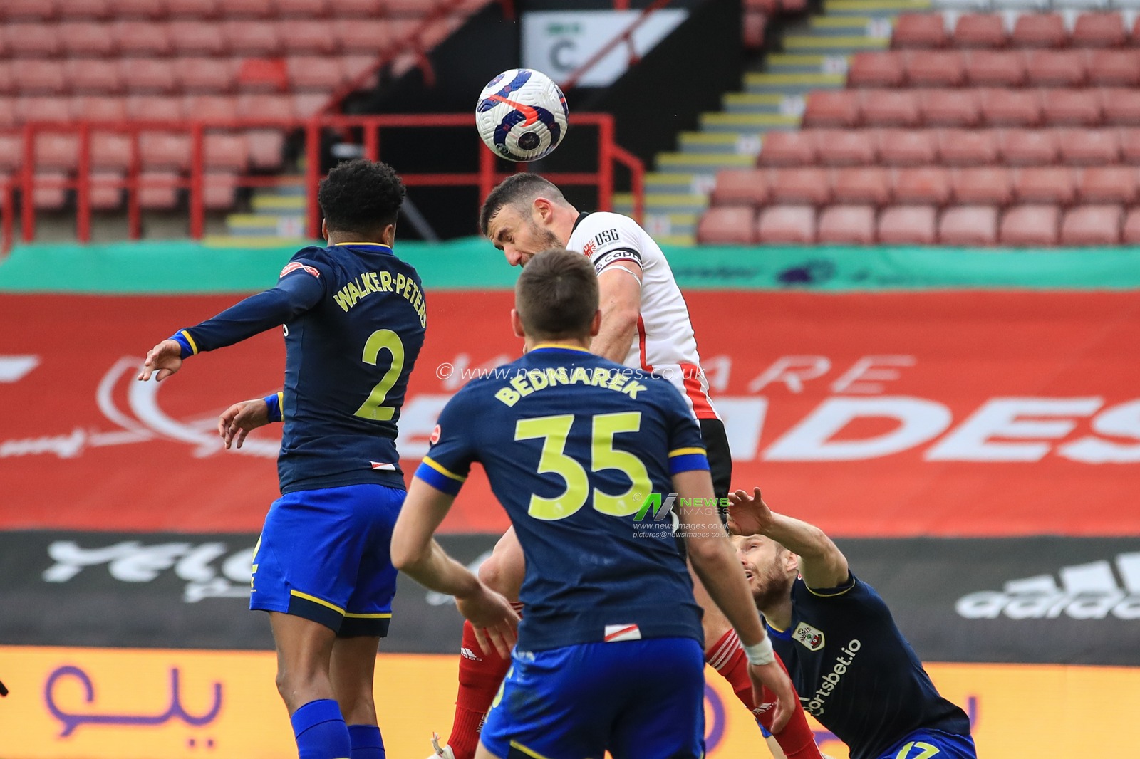 Enda Stevens #3 of Sheffield United heads wide on goal