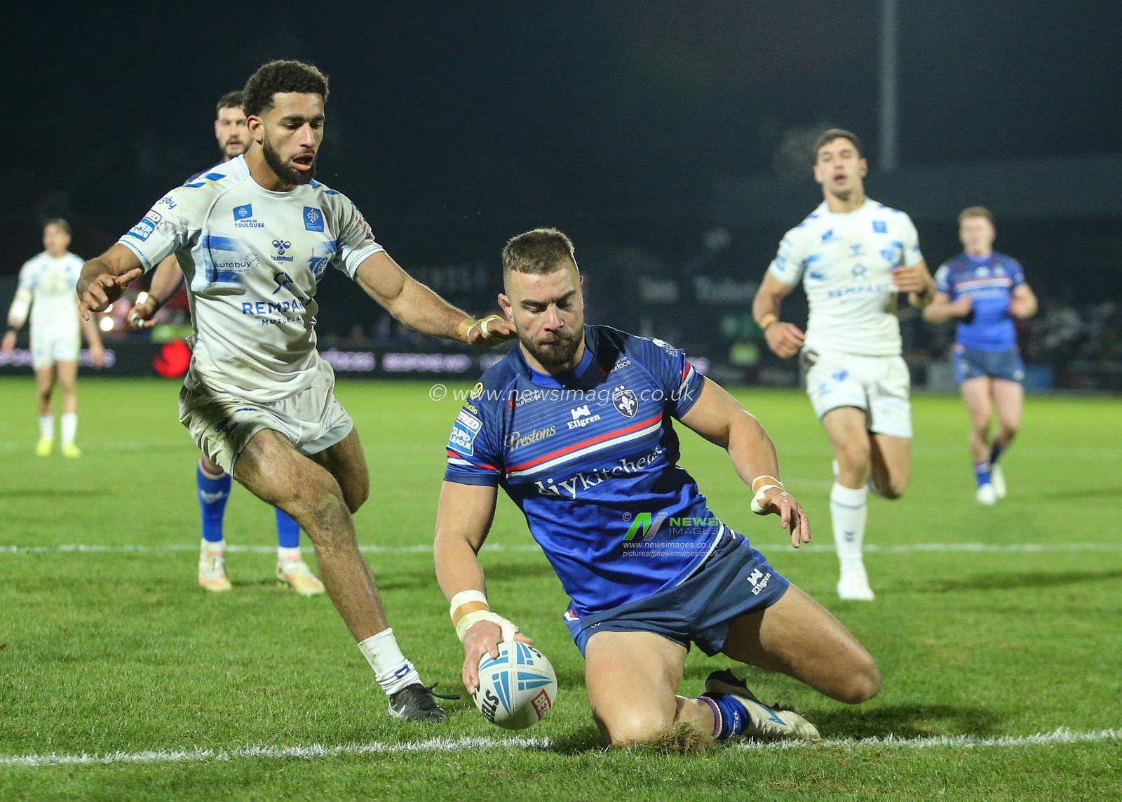 Mike McMeeken of Wakefield Trinity goes over for a try but it is ruled out during the Betfred Super League Round 1 match Wakefield Trinity vs Toulouse Olympique at DIY Kitchens Stadium, Wakefield, United Kingdom on 14 February 2026

(Photo by Richard Bierton/News Images)