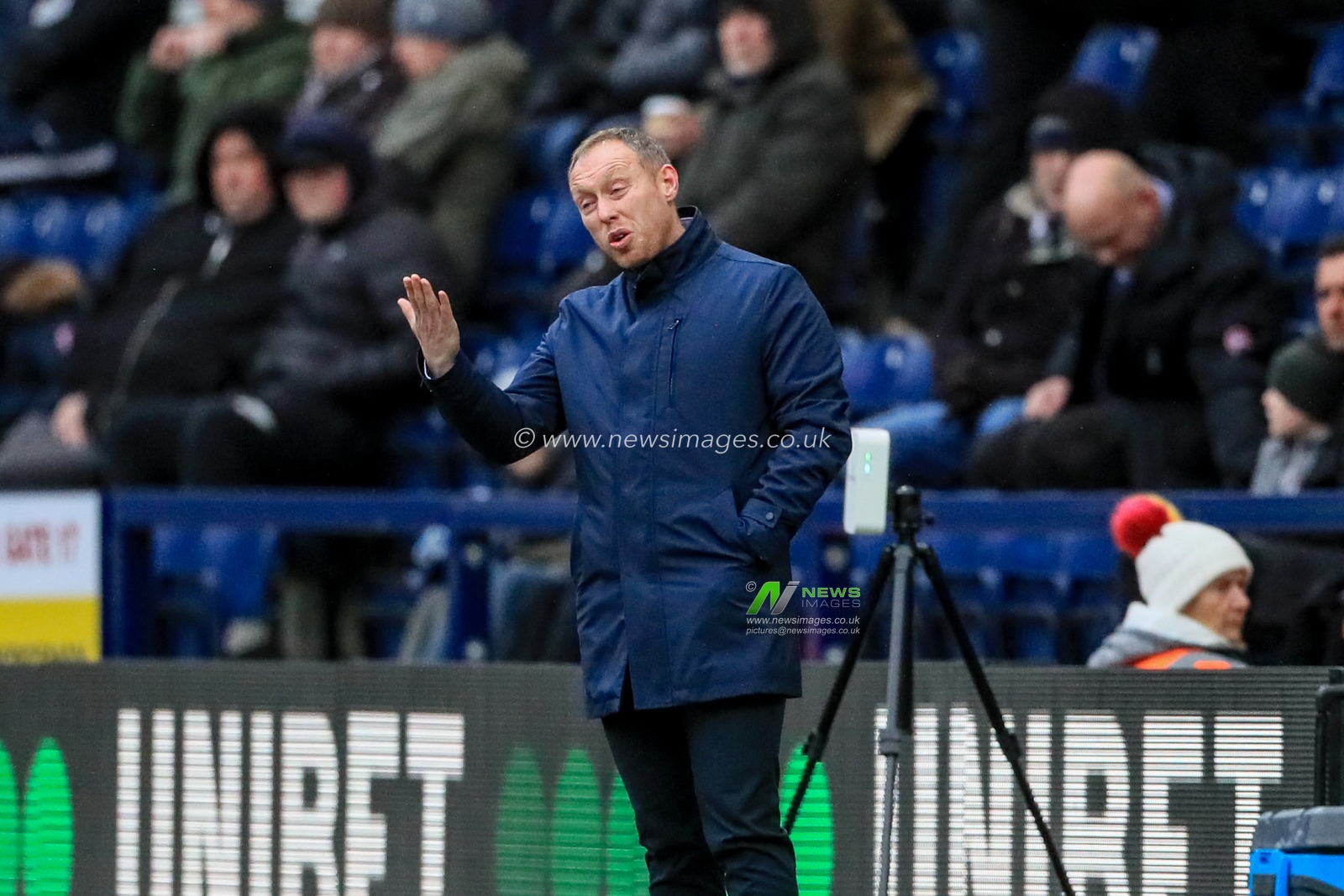 1st February 2020, Deepdale, Preston, England; Sky Bet Championship, Preston North End v Swansea City : Steve Cooper manager of Swansea City gives his team instructions