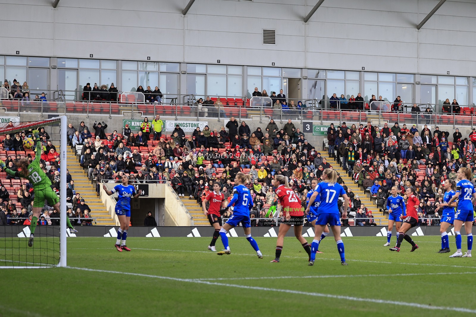 Katie Zelem #10 of Manchester United sees her shot saved by Courtney Brosnan #18 of Everton during the The FA Women's Super League match Manchester United Women vs Everton Women at Leigh Sports Village, Leigh, United Kingdom, 5th February 2023

(Photo by Conor Molloy/News Images)