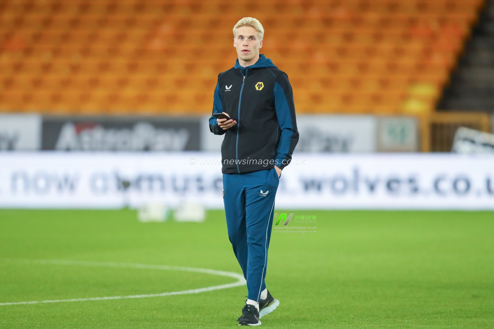 Andreas SÃ¸ndergaard #62 of Wolverhampton Wanderers arrives ahead of the Carabao Cup Fourth Round match Wolverhampton Wanderers vs Gillingham at Molineux, Wolverhampton, United Kingdom, 20th December 2022

(Photo by Gareth Evans/News Images)