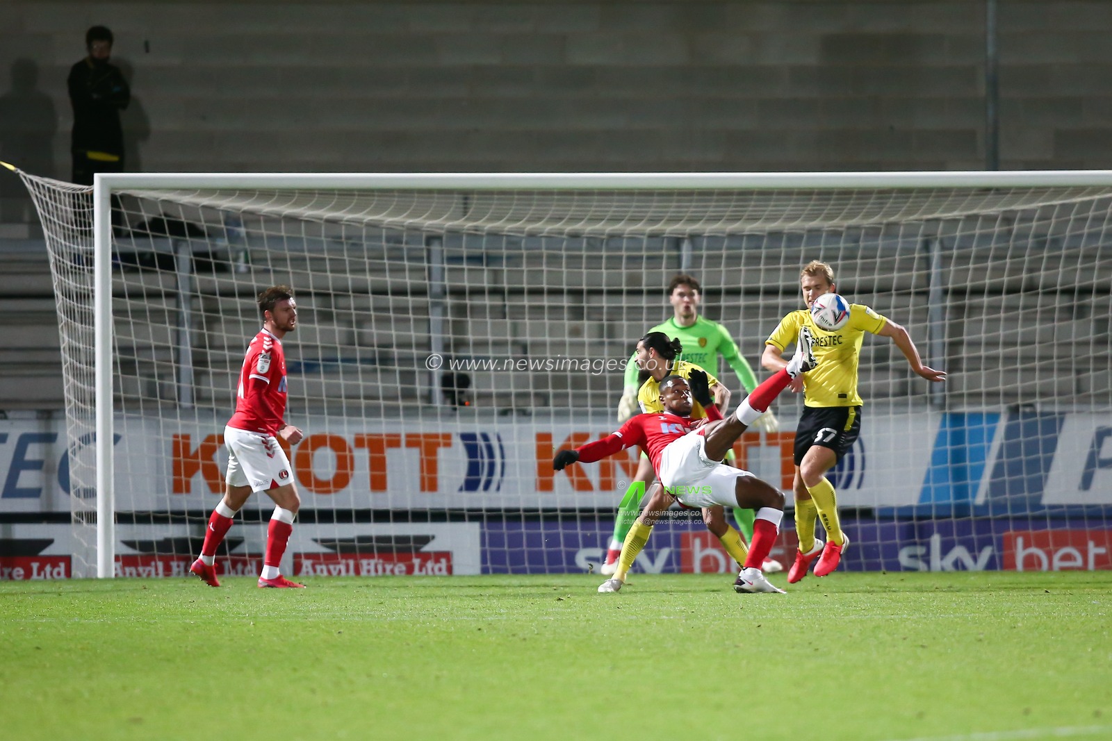 GOAL Chuks Aneke #10 of Charlton Athletic scores a goal