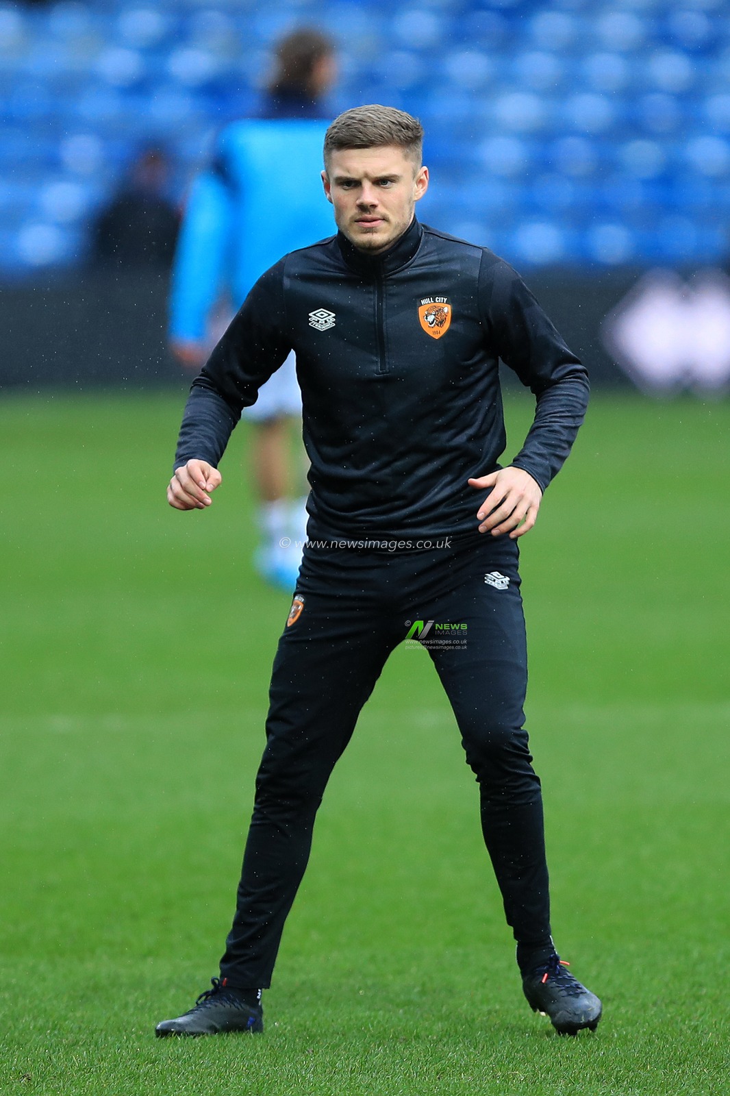 Regan Slater #27 of Hull City warming up.