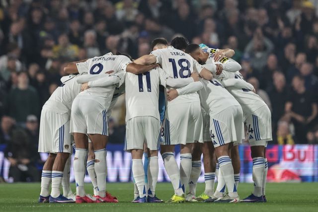 Leeds United team huddle during the Premier League match Leeds United vs Brentford at Elland Road, Leeds, United Kingdom on 21 March 2026

(Photo by Mark Cosgrove/News Images)