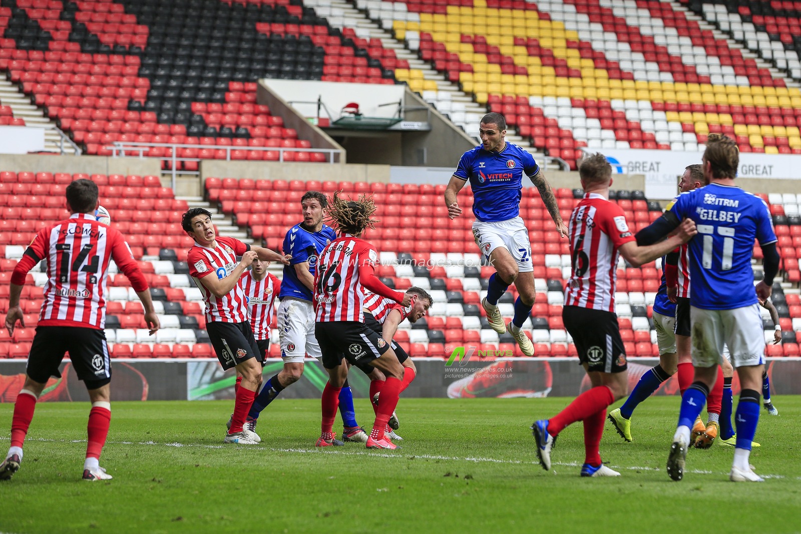 Ryan Inniss #24 of Charlton Athletic heads at goal and sees his effort deflected home by Josh Scowen #14 of Sunderland to score an own goal and give Charlton Athletic the lead 0-1