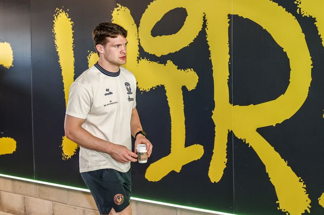 Jake Thewlis of Warrington Wolves arrives during the Betfred Super League round 12 match Warrington Wolves vs Bradford Bulls at The Halliwell Jones Stadium, Warrington, United Kingdom on 24 May 2026

(Photo by Alfie Cosgrove/News Images)
