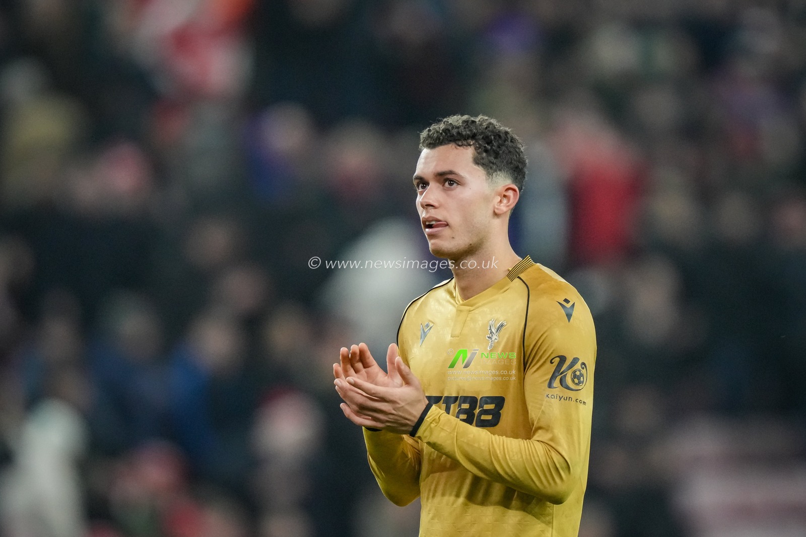 Brennan Johnson of Crystal Palace applauds the fans after the final whistle during the Premier League match Sunderland vs Crystal Palace at Stadium Of Light, Sunderland, United Kingdom, 17th January 2026

(Photo by Maynard Manyowa/News Images)