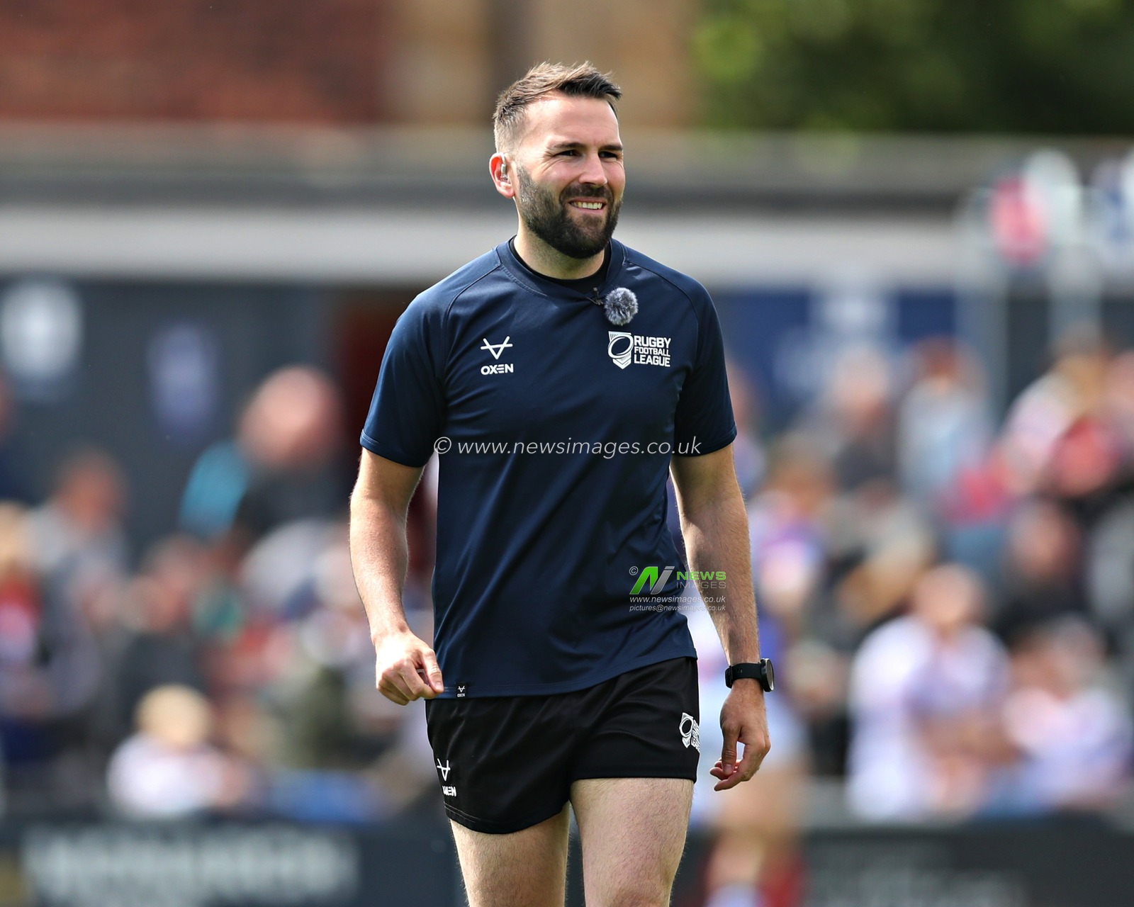 Referee Liam Moore before the Betfred Super League match Wakefield Trinity vs Salford Red Devils at DIY Kitchens Stadium, Wakefield, United Kingdom, 25th May 2025

(Photo by Sam Eaden/News Images)