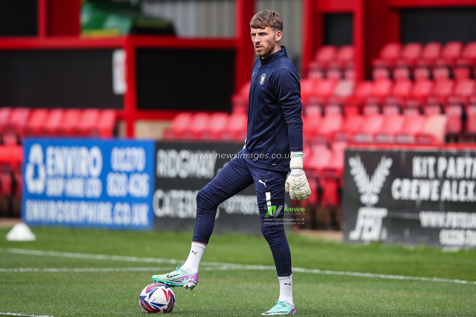 Daniel Grimshaw of Blackpool during the pre-game warm up ahead of the Pre-season friendly match Crewe Alexandra vs Blackpool at Alexandra Stadium, Crewe, United Kingdom, 3rd August 2024

(Photo by Gareth Evans/News Images)
