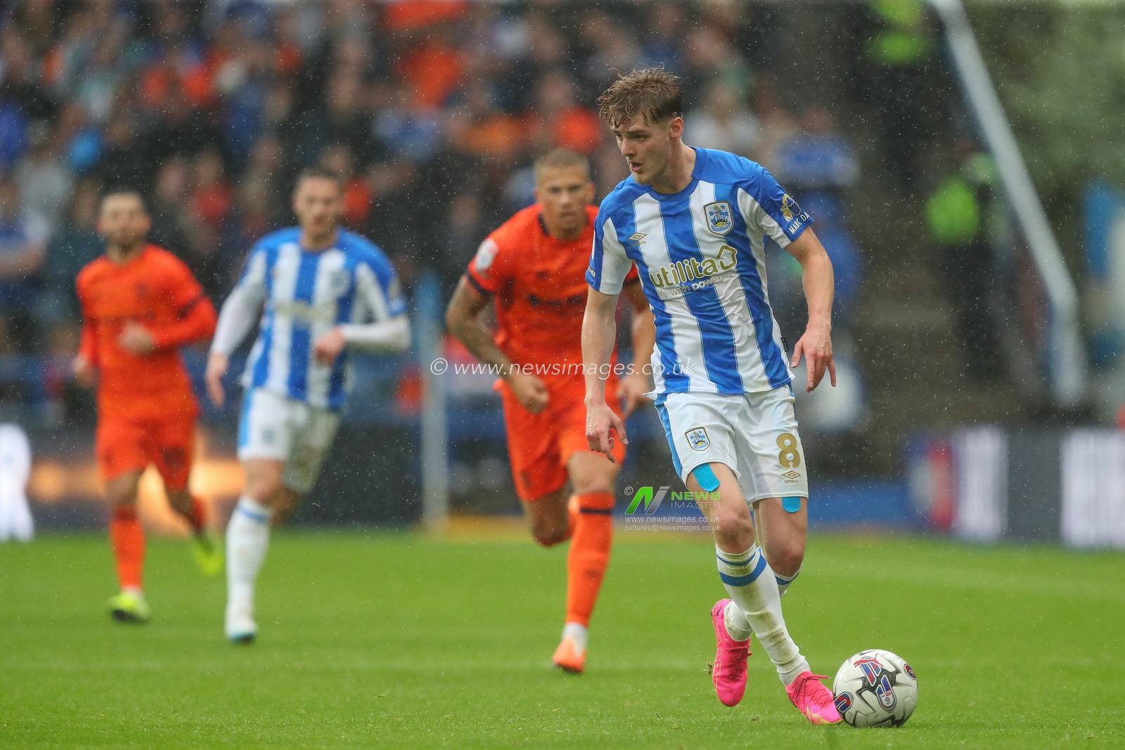 Jack Rudoni #8 of Huddersfield Town goes forward with the ball during the Sky Bet Championship match Huddersfield Town vs Ipswich Town at John Smith's Stadium, Huddersfield, United Kingdom, 30th September 2023

(Photo by Gareth Evans/News Images)