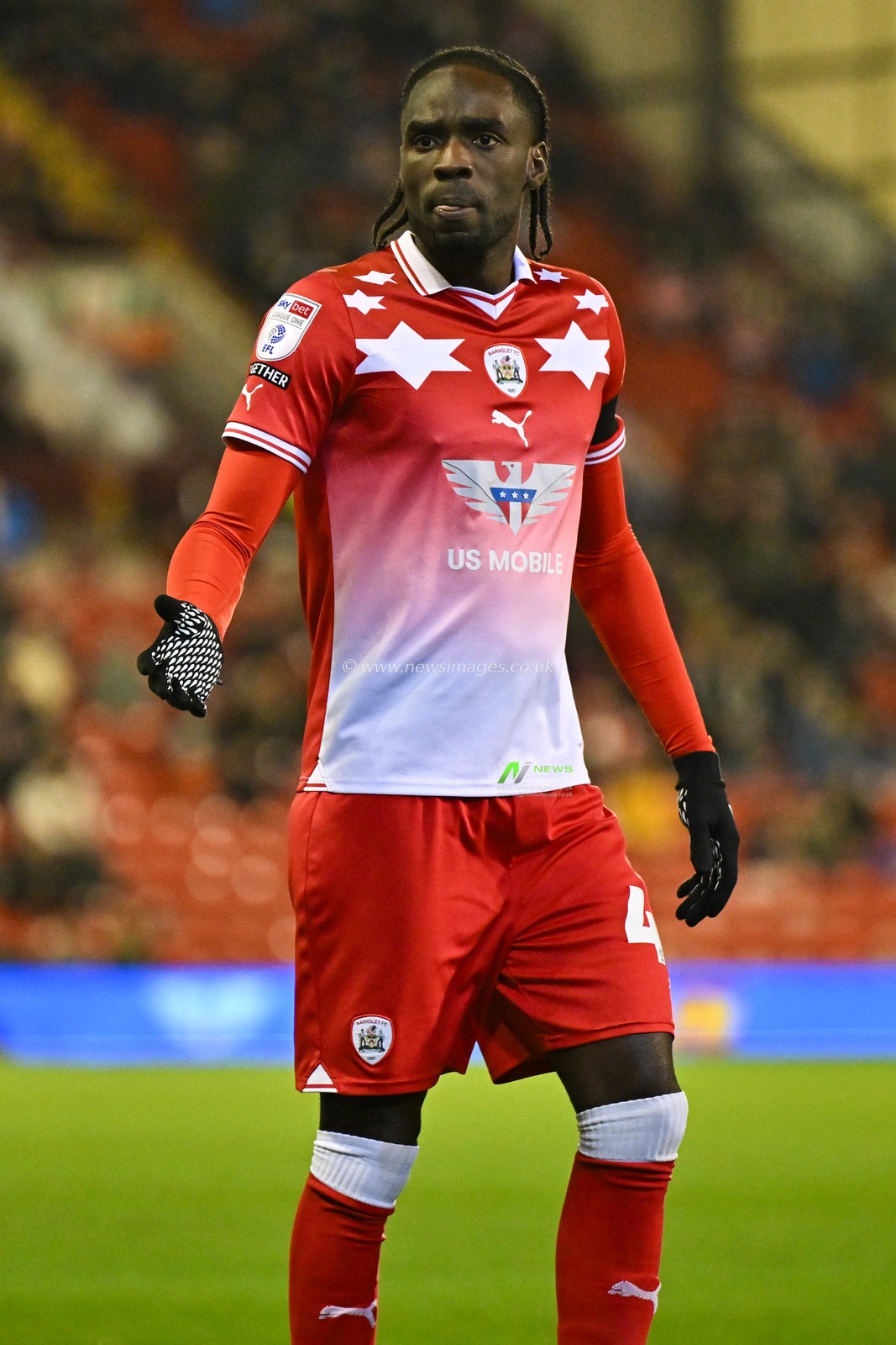 Devante Cole #44 of Barnsley, during the Sky Bet League 1 match Barnsley vs Wycombe Wanderers at Oakwell, Barnsley, United Kingdom, 28th November 2023

(Photo by Cody Froggatt/News Images)