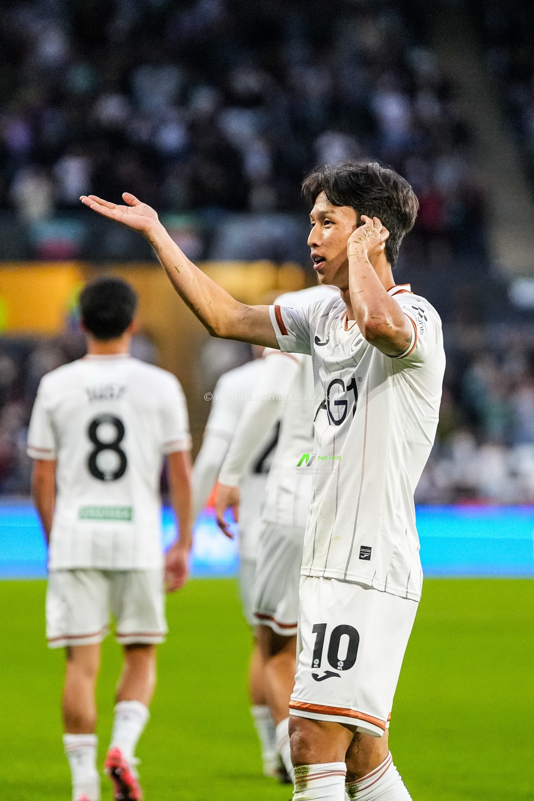 Eom Ji-Sung of Swansea City celebrates scoring his teams first goal during the Sky Bet Championship match Swansea City vs Watford at Swansea.com Stadium, Swansea, United Kingdom on 01 September 2026

(Photo by Andrew Lewis/News Images)