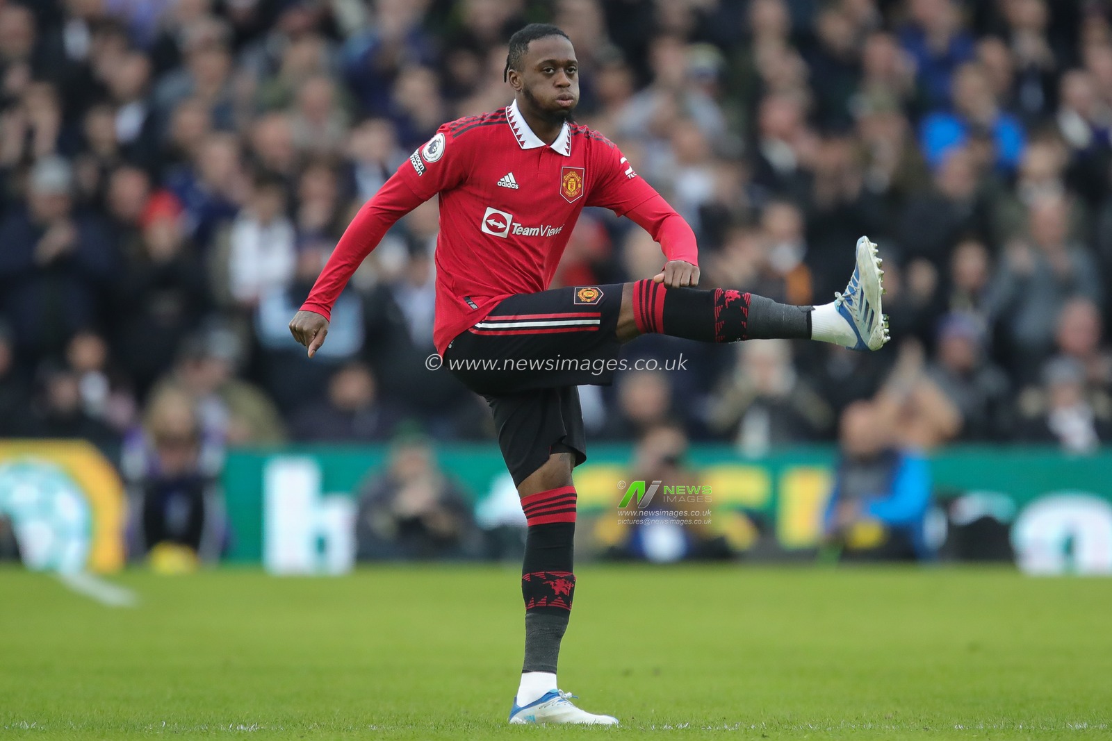 Aaron Wan-Bissaka #29 of Manchester United during the Premier League match Leeds United vs Manchester United at Elland Road, Leeds, United Kingdom, 12th February 2023

(Photo by James Heaton/News Images)