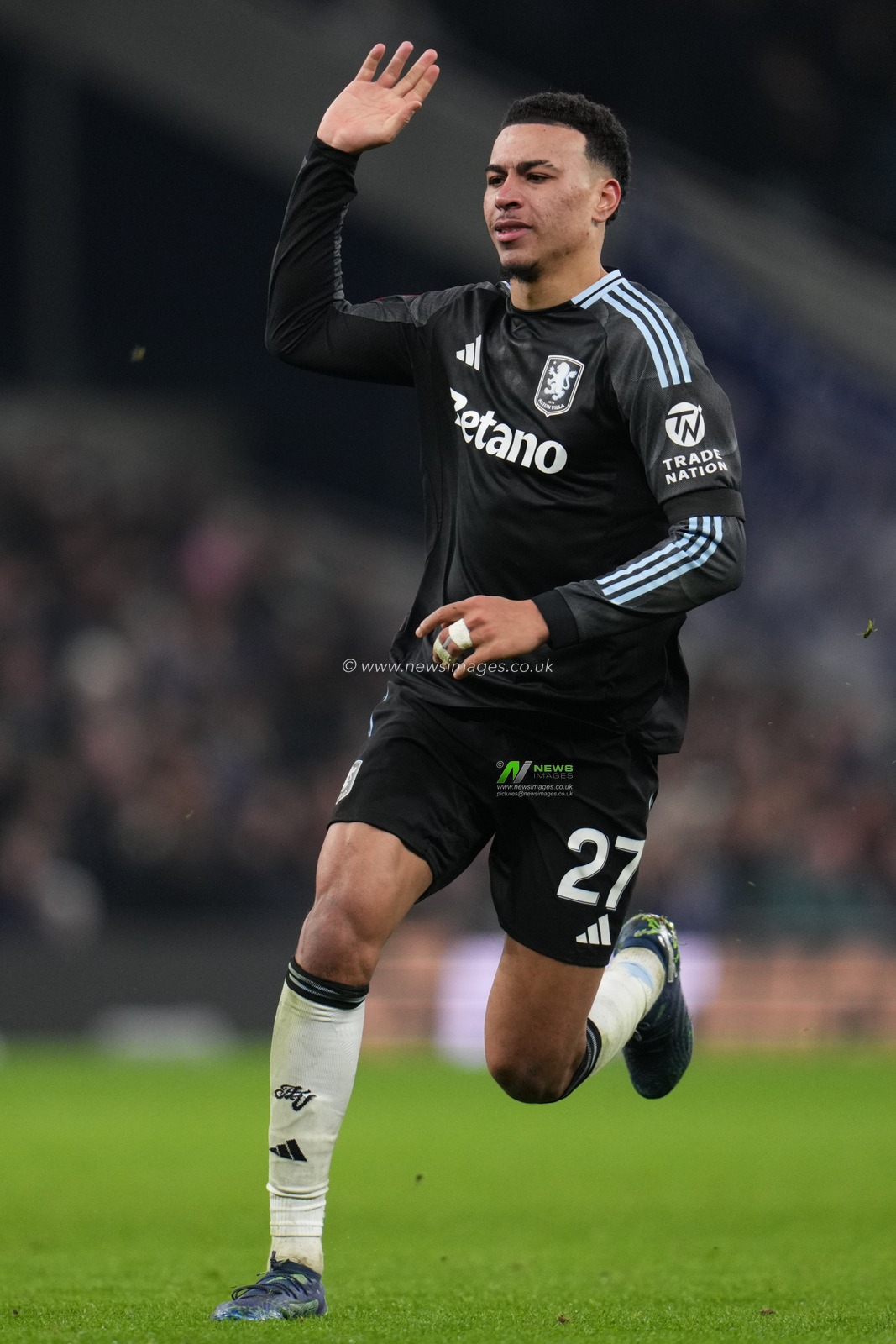 Morgan Rogers of Aston Villa during the Emirates FA Cup Third Round match Tottenham Hotspur vs Aston Villa at Tottenham Hotspur Stadium, London, United Kingdom, 10th January 2026

(Photo by Harvey Murphy/News Images)