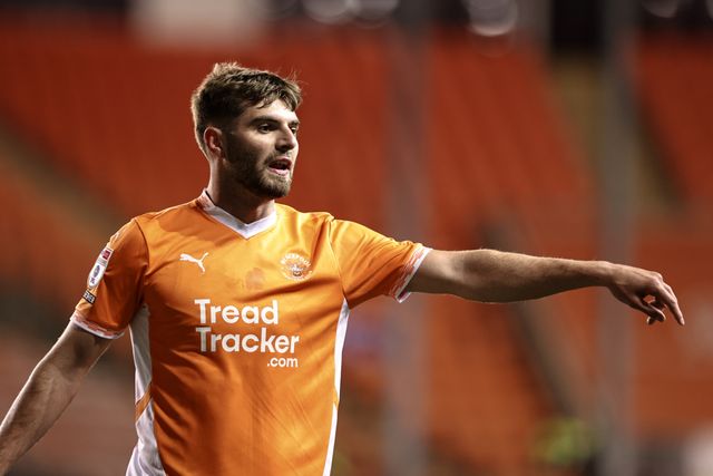 Tom Bloxham of Blackpool gives his team instructions during the Sky Bet League 1 match Blackpool vs Reading at Bloomfield Road, Blackpool, United Kingdom, 1st April 2025

(Photo by Mark Cosgrove/News Images)