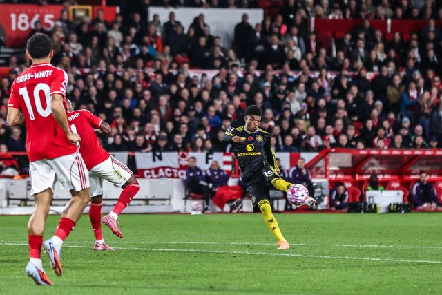 Amad Diallo of Manchester United scores to make it 2-2 during the Premier League match Nottingham Forest vs Manchester United at City Ground, Nottingham, United Kingdom, 1st November 2025

(Photo by Alfie Cosgrove/News Images)

*** GER AUT SUI OUT ***