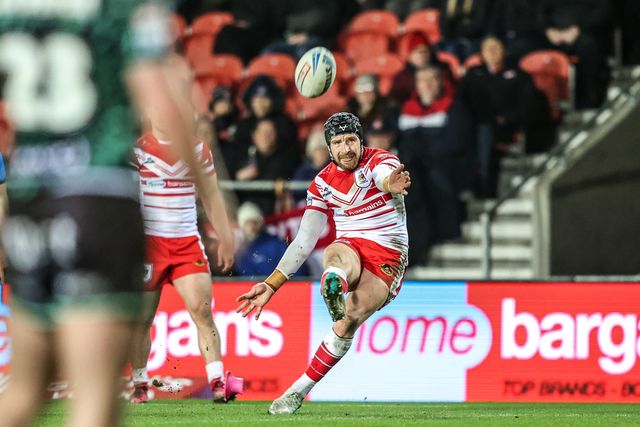 Jackson Hastings of St Helens scores a penalty during the Betfred Super League match St Helens vs Leigh Leopards at The BrewDog Stadium, St Helens, United Kingdom on 20 February 2026

(Photo by Alfie Cosgrove/News Images)
