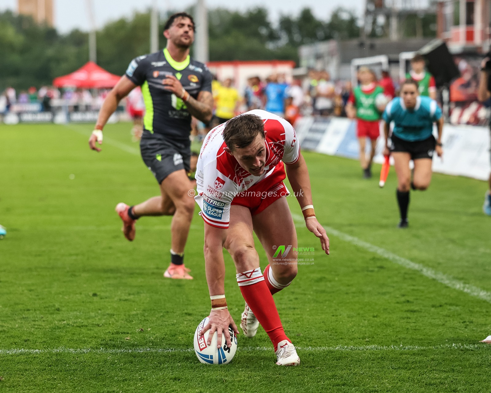 Jack Broadbent of Hull KR goes over for a try during the Betfred Super League Round 14 Hull KR vs Catalans Dragons at Sewell Group Craven Park, Kingston upon Hull, United Kingdom, 13th June 2025

(Photo by Mark Cosgrove/News Images)