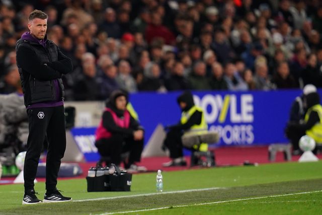 Rob Edwards manager of Wolverhampton Wanderers looks on during the Premier League match West Ham United vs Wolverhampton Wanderers at London Stadium, London, United Kingdom on 10 April 2026

(Photo by Harvey Murphy/News Images)
