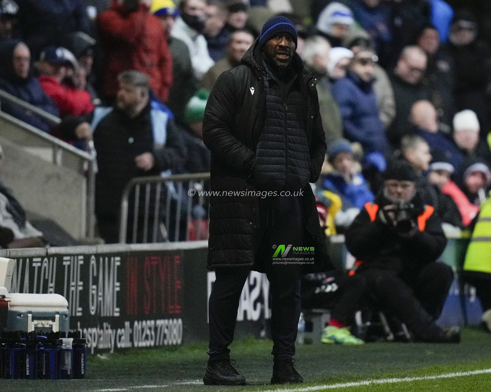 Darren Moore Manager of Sheffield Wednesday during the Sky Bet League 1 match Fleetwood Town vs Sheffield Wednesday at Highbury Stadium, Fleetwood, United Kingdom, 26th December 2022

(Photo by Steve Flynn/News Images)