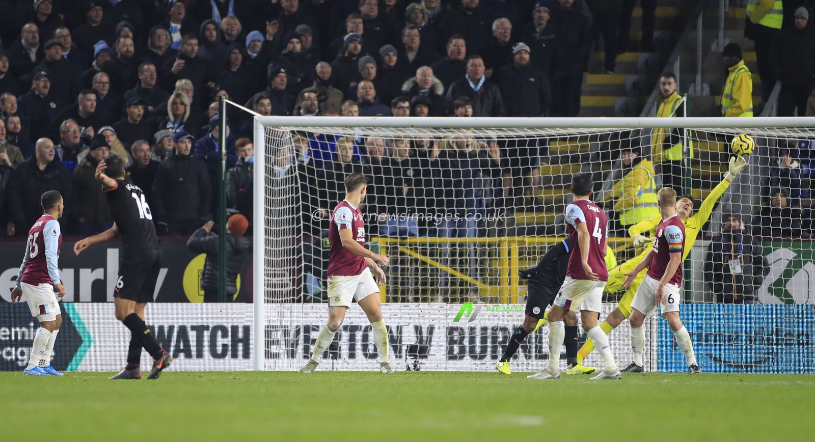 3rd December 2019, Turf Moor, Burnley, England; Premier League, Burnley v Manchester City : Rodri (16) of Manchester City scores his teams third goal in the 68th minute, 0-3 to City  

Credit: Conor Molloy/News Images