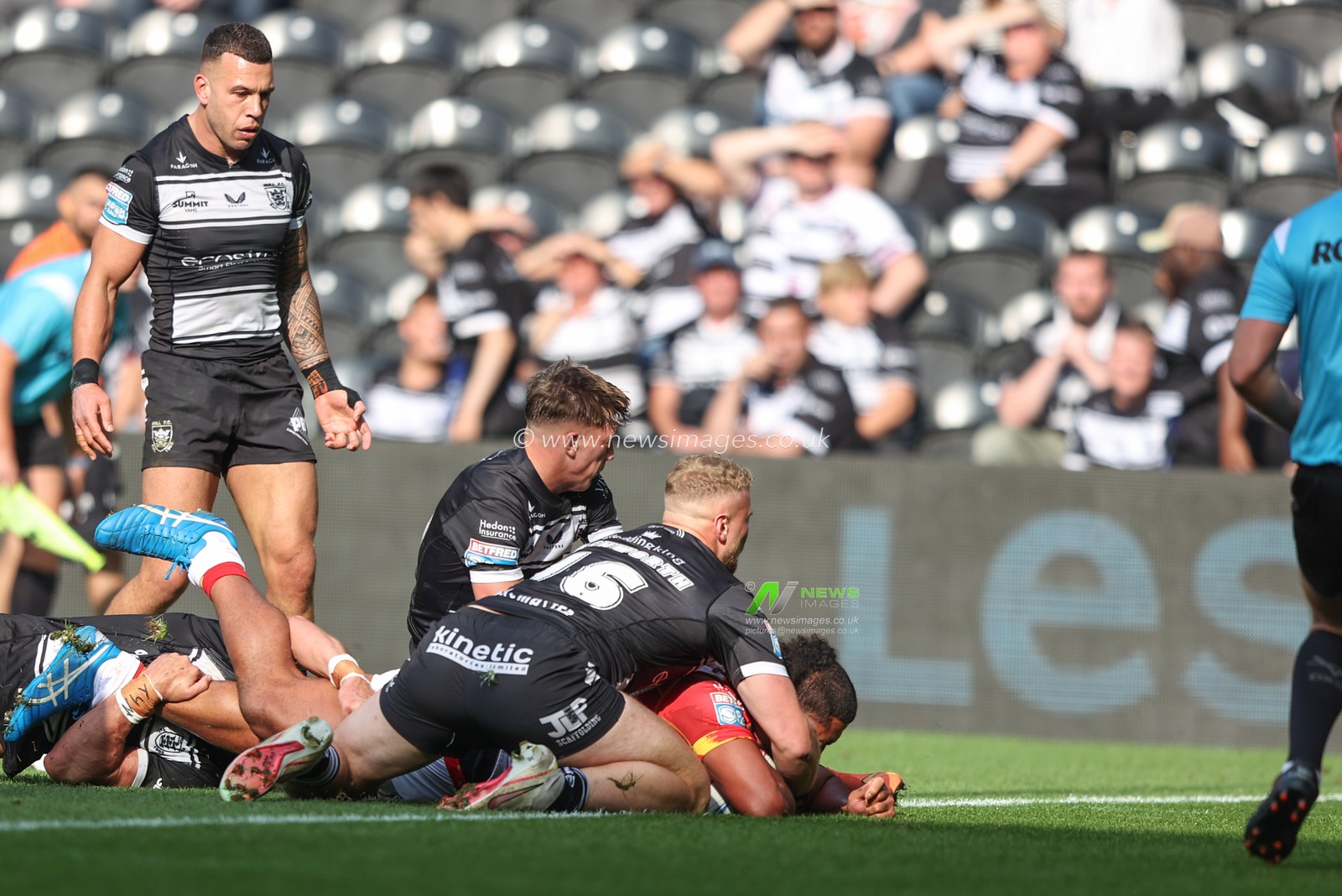 Chris Satae of Catalan Dragons goes over for a try during the Betfred Super League Round 27 match Hull FC vs Catalans Dragons at MKM Stadium, Hull, United Kingdom, 21st September 2024

(Photo by Alfie Cosgrove/News Images)