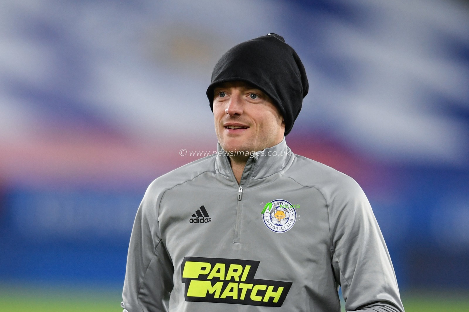 Jamie Vardy #9 of Leicester City warming up before the game