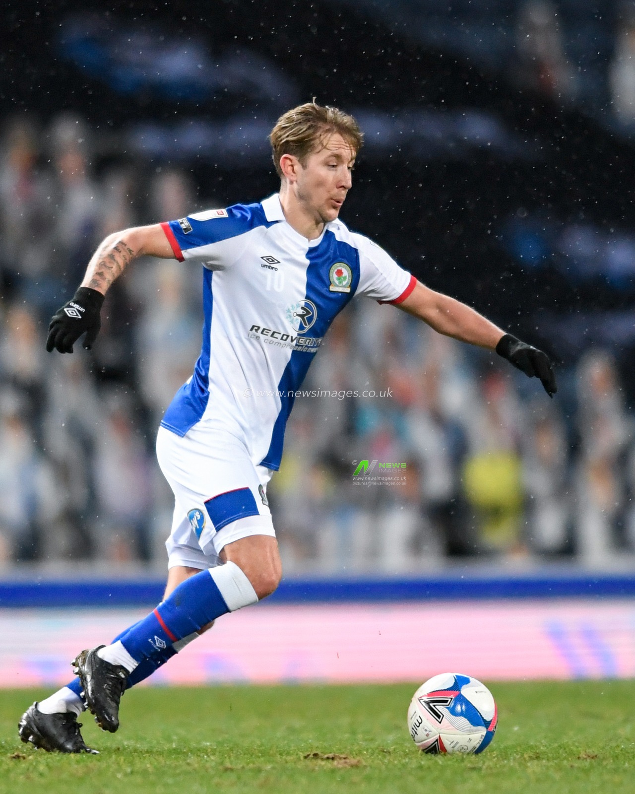 Lewis Holtby #10 of Blackburn Rovers with the ball