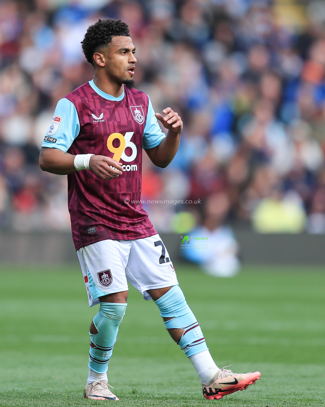 Marcus Edwards of Burnley during the Sky Bet Championship match Burnley vs Sheffield United at Turf Moor, Burnley, United Kingdom, 21st April 2025

(Photo by Jorge Horsted/News Images)