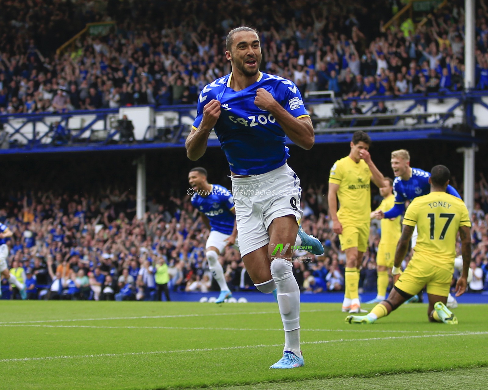 Dominic Calvert-Lewin #9 of Everton celebrates scoring to make it 1-0