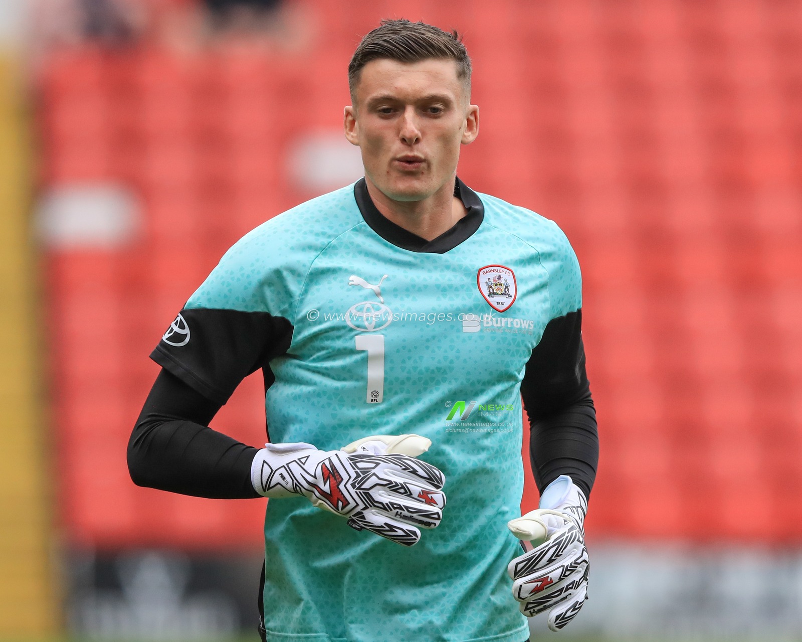 Liam Roberts #1 of Barnsley in the pregame warmup session during the Sky Bet League 1 match Barnsley vs Burton Albion at Oakwell, Barnsley, United Kingdom, 16th September 2023

(Photo by Alfie Cosgrove/News Images)