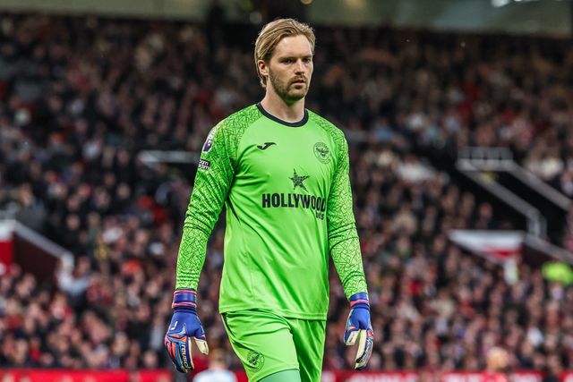 Brentford goalkeeper Caoimhin Kelleher during the Premier League match Manchester United vs Brentford at Old Trafford, Manchester, United Kingdom on 27 April 2026

(Photo by Mark Cosgrove/News Images)