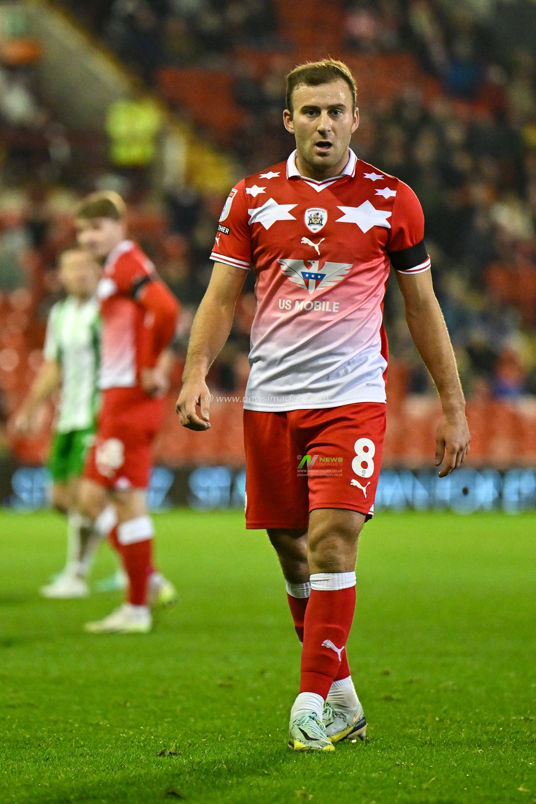 Herbie Kane #8 of Barnsley, during the Sky Bet League 1 match Barnsley vs Wycombe Wanderers at Oakwell, Barnsley, United Kingdom, 28th November 2023

(Photo by Cody Froggatt/News Images)