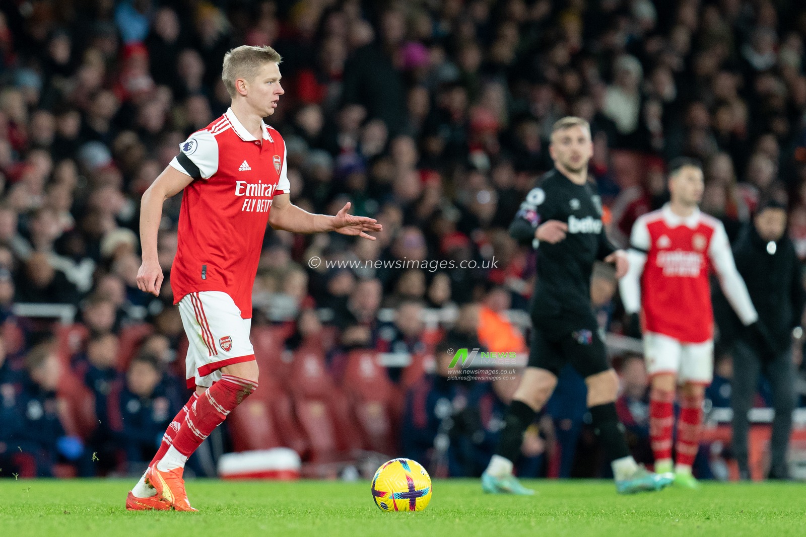 Oleksandr Zinchenko #35 of Arsenal during the Premier League match Arsenal vs West Ham United at Emirates Stadium, London, United Kingdom, 26th December 2022

(Photo by Richard Washbrooke/News Images)