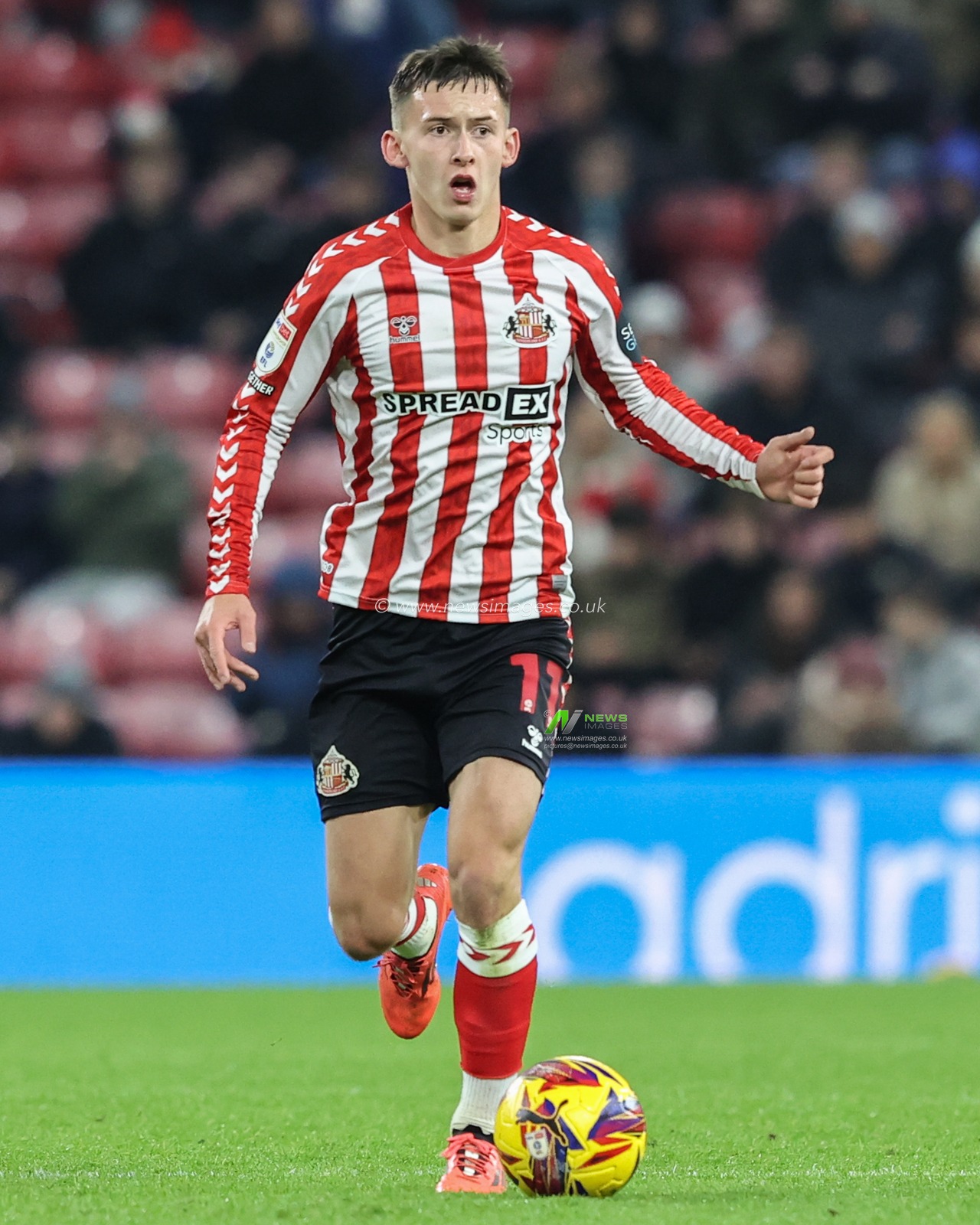 Chris Rigg of Sunderland during the Sky Bet Championship match Sunderland vs West Bromwich Albion at Stadium Of Light, Sunderland, United Kingdom, 26th November 2024

(Photo by Alfie Cosgrove/News Images)