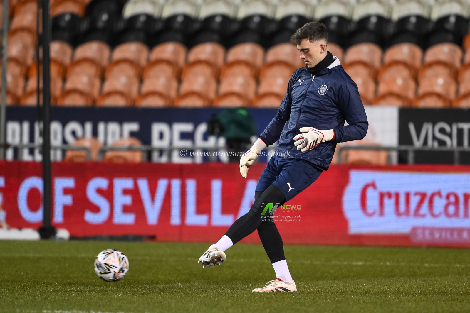 Harry Tyrer of Blackpool during the pre-game warmup ahead of the Sky Bet League 1 match Blackpool vs Rotherham United at Bloomfield Road, Blackpool, United Kingdom, 11th February 2025

(Photo by Craig Thomas/News Images)