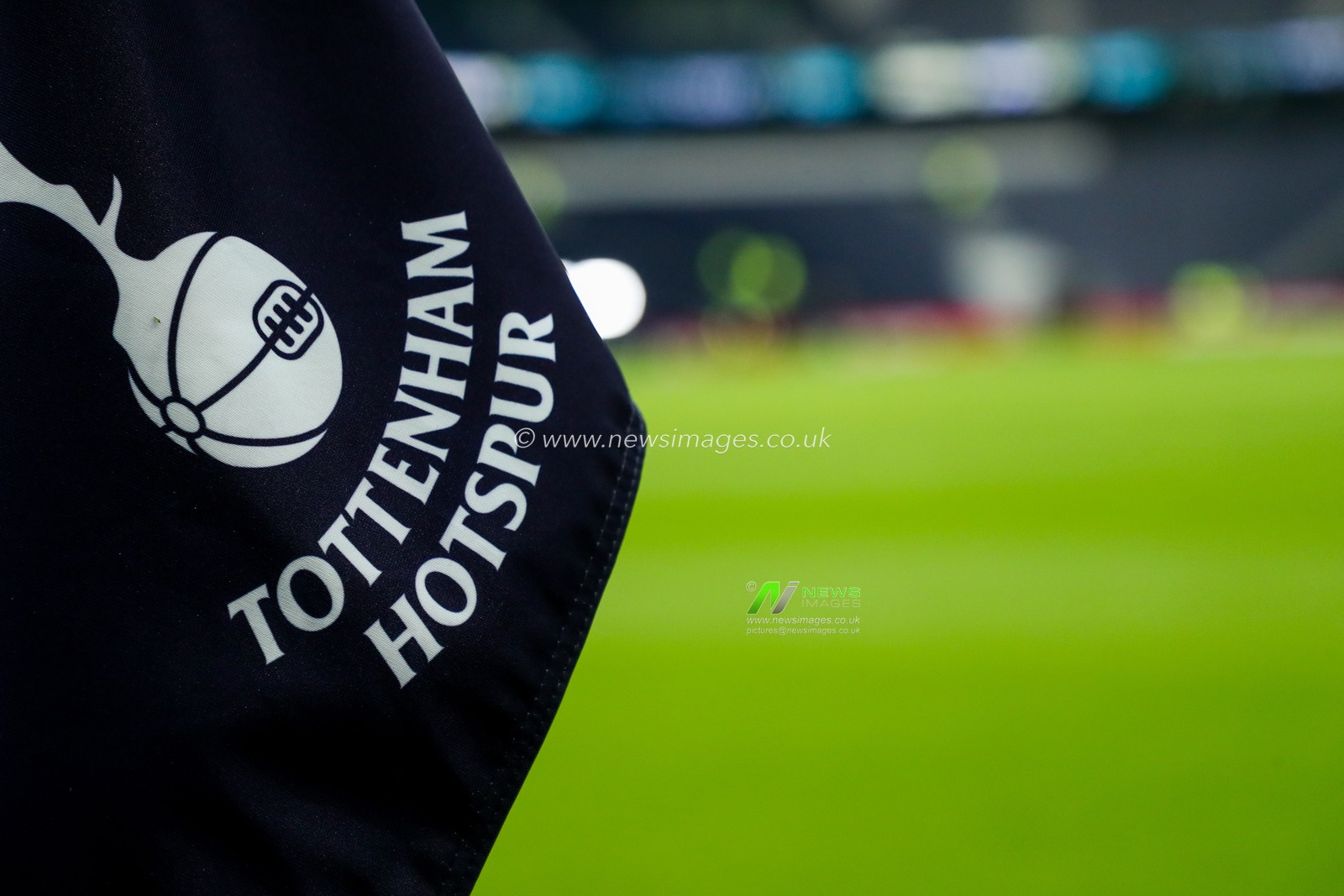 A detailed view of corner flag prior to the Premier League match Tottenham Hotspur vs Newcastle United at Tottenham Hotspur Stadium, London, United Kingdom, 4th January 2025

(Photo by Izzy Poles/News Images)