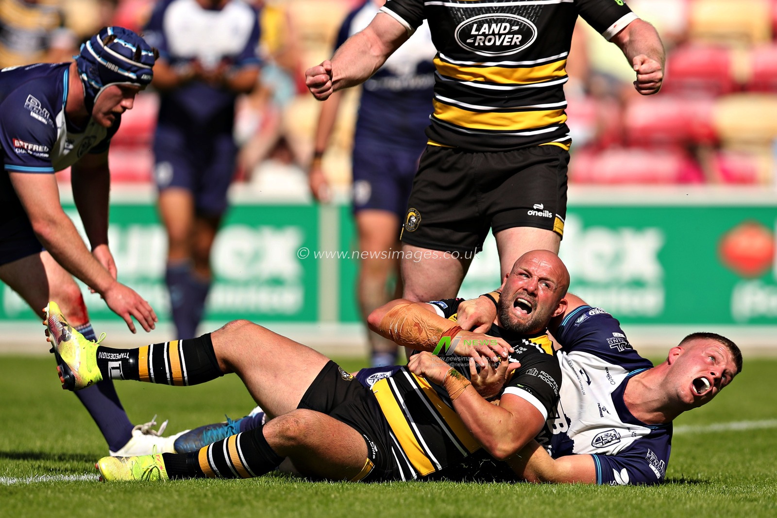 Paul McShane of York Knights RLFC celebrates scoring a try during the Betfred Championship match York City Knights vs Featherstone Rovers at LNER Community Stadium, York, United Kingdom, 29th June 2025

(Photo by Sam Eaden/News Images)