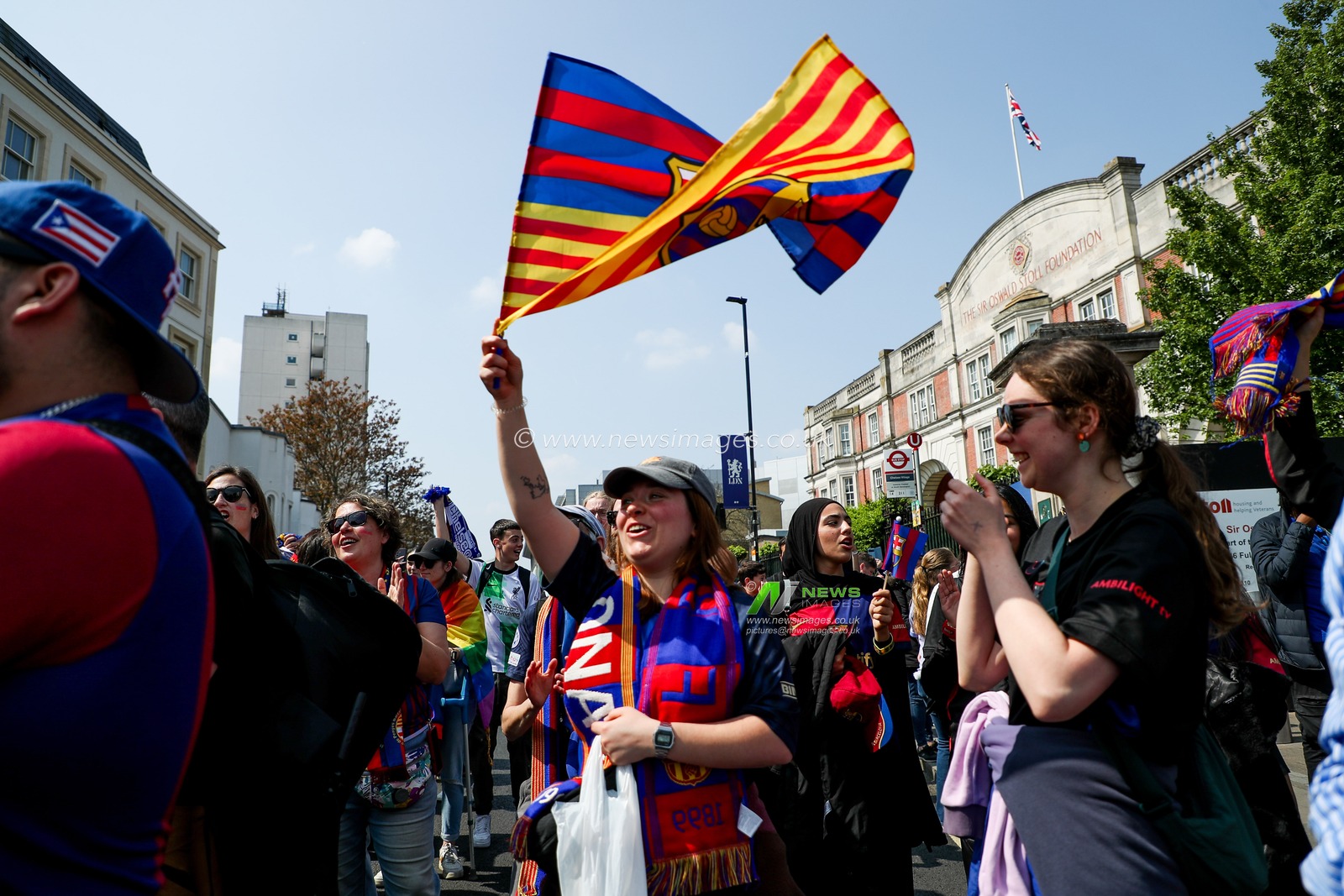 Barcelona fans march outside of Stamford Bridge prior to the UEFA Women's Champions League Semi-Final match Chelsea vs Barcelona at Stamford Bridge, London, United Kingdom, 27th April 2025

(Photo by Izzy Poles/News Images)