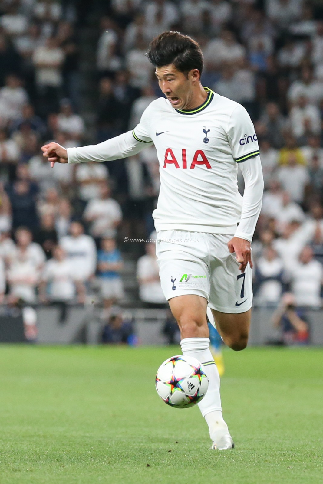 Son Heung-Min #7 of Tottenham Hotspur on the ball during the UEFA Champions League match Tottenham Hotspur vs Marseille at Tottenham Hotspur Stadium, London, United Kingdom, 7th September 2022

(Photo by Arron Gent/News Images)