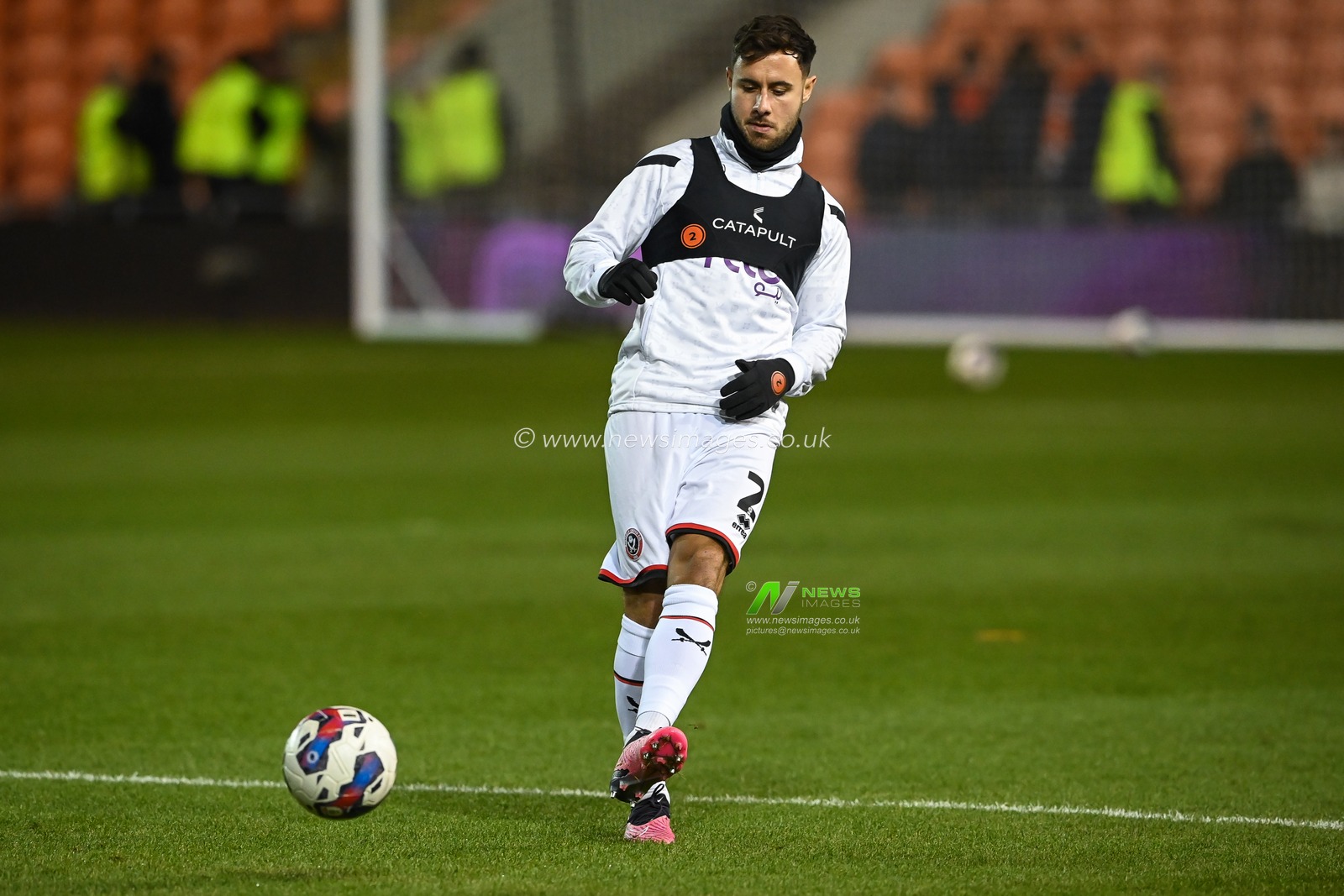 George Baldock #2 of Sheffield United during the pre-game warmup ahead of the Sky Bet Championship match Blackpool vs Sheffield United at Bloomfield Road, Blackpool, United Kingdom, 29th December 2022

(Photo by Craig Thomas/News Images)