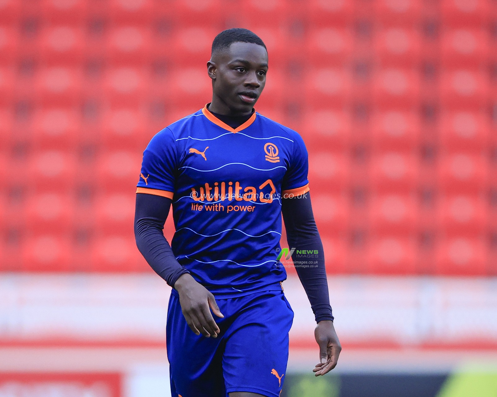 Kwaku Donkor of Blackpool in action during the FA Youth Cup Third Round Proper match Stoke City U18 vs Blackpool U18 at Bet365 Stadium, Stoke-on-Trent, United Kingdom, 17th December 2022

(Photo by Conor Molloy/News Images)