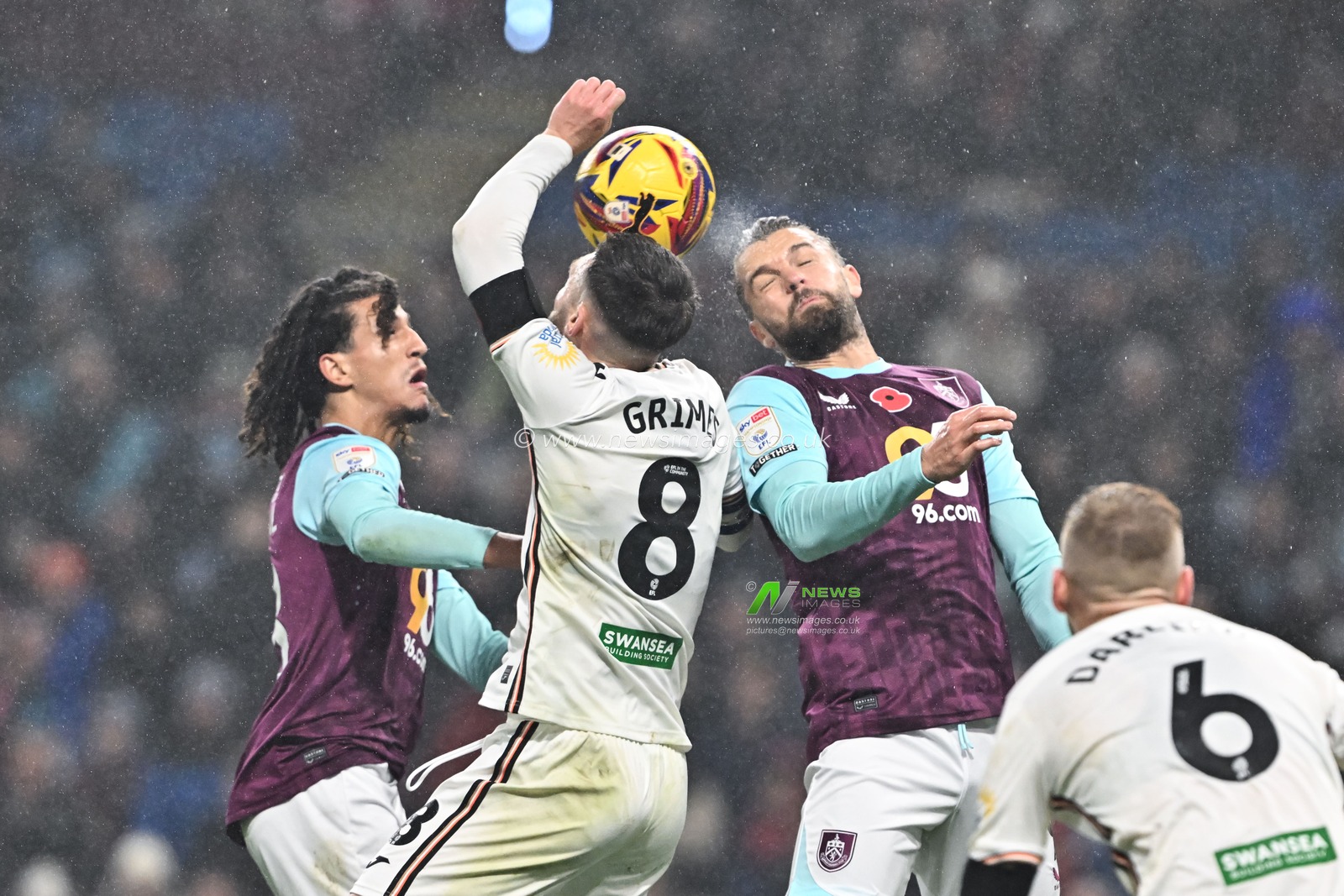 Matt Grimes of Swansea City handles the ball for a penalty for Burnley during the Sky Bet Championship match Burnley vs Swansea City at Turf Moor, Burnley, United Kingdom, 10th November 2024

(Photo by Cody Froggatt/News Images)