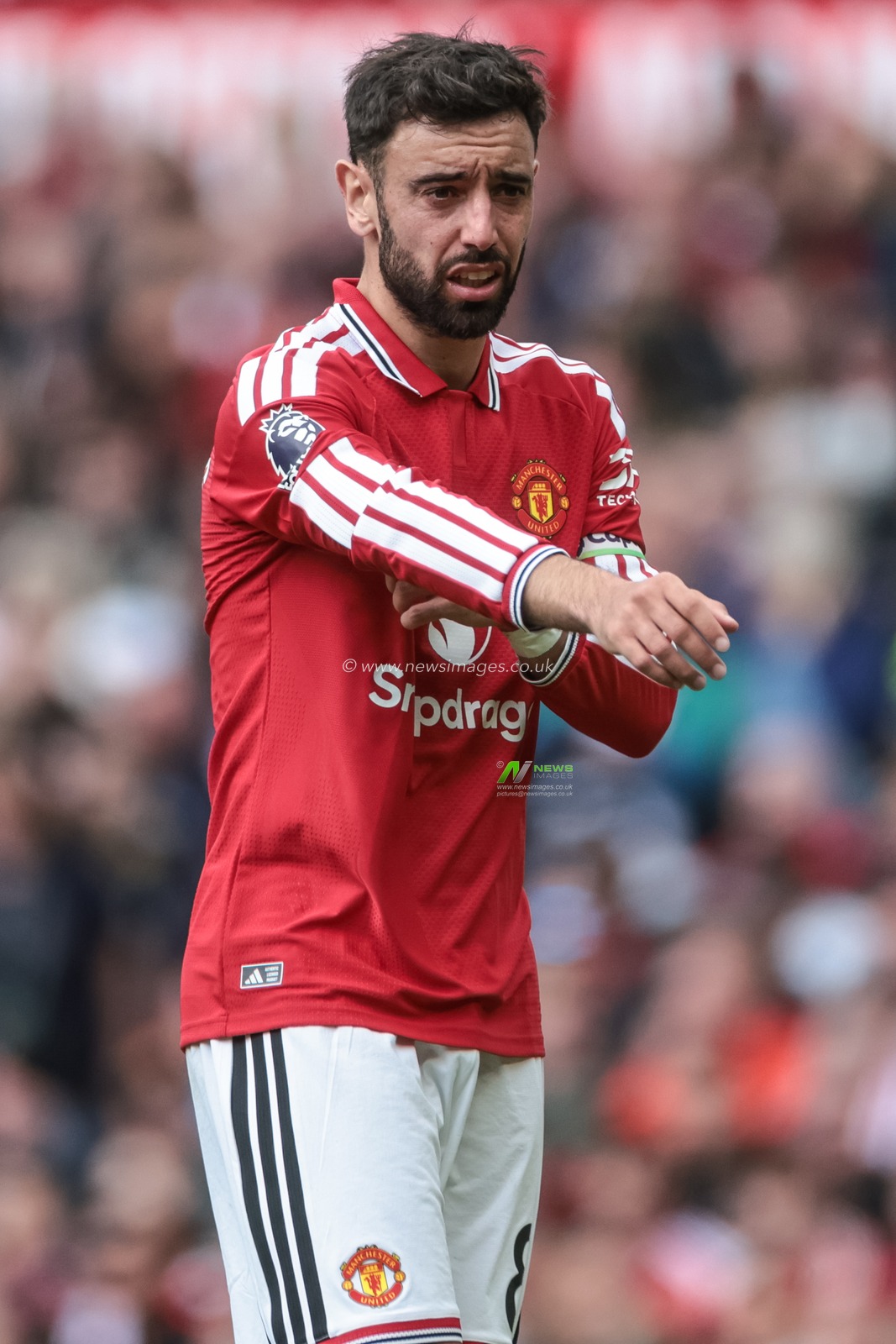 Bruno Fernandes of Manchester United during the Premier League match Manchester United vs Nottingham Forest at Old Trafford, Manchester, United Kingdom on 17 May 2026

(Photo by Mark Cosgrove/News Images)