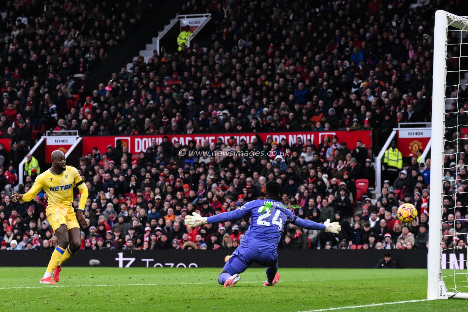 Jean-Philippe Mateta of Crystal Palace scores a goal to make it 0-2 during the Premier League match Manchester United vs Crystal Palace at Old Trafford, Manchester, United Kingdom, 2nd February 2025

(Photo by Craig Thomas/News Images)