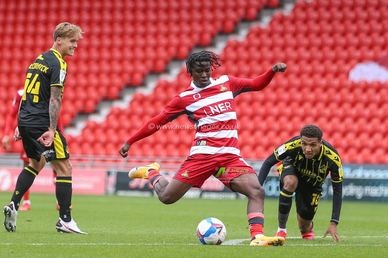 Taylor Richards (on loan from Brighton) (17) of Doncaster Rovers scores to make it 3-1