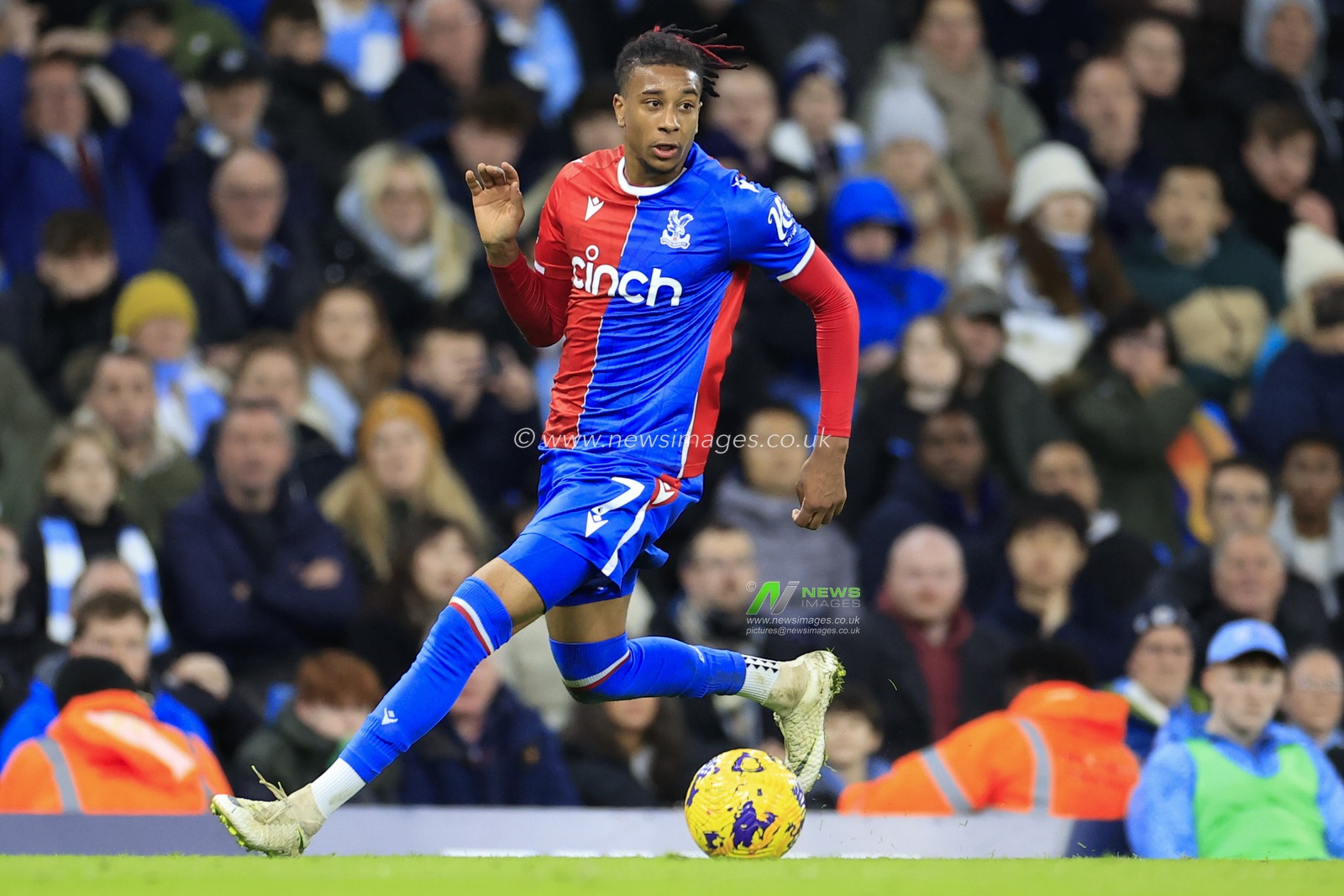 Michael Olise #7 of Crystal Palace runs for the ball during the Premier League match Manchester City vs Crystal Palace at Etihad Stadium, Manchester, United Kingdom, 16th December 2023

(Photo by Conor Molloy/News Images)