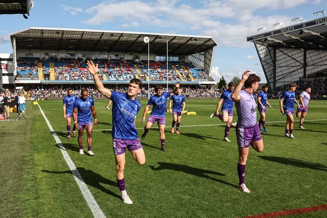 Josh Thewlis of Warrington Wolves in the pre-game warm up during the Betfred Super League Round 14 Leeds Rhinos v Warrington Wolves at Headingley Stadium, Leeds, United Kingdom, 14th June 2025

(Photo by Mark Cosgrove/News Images)